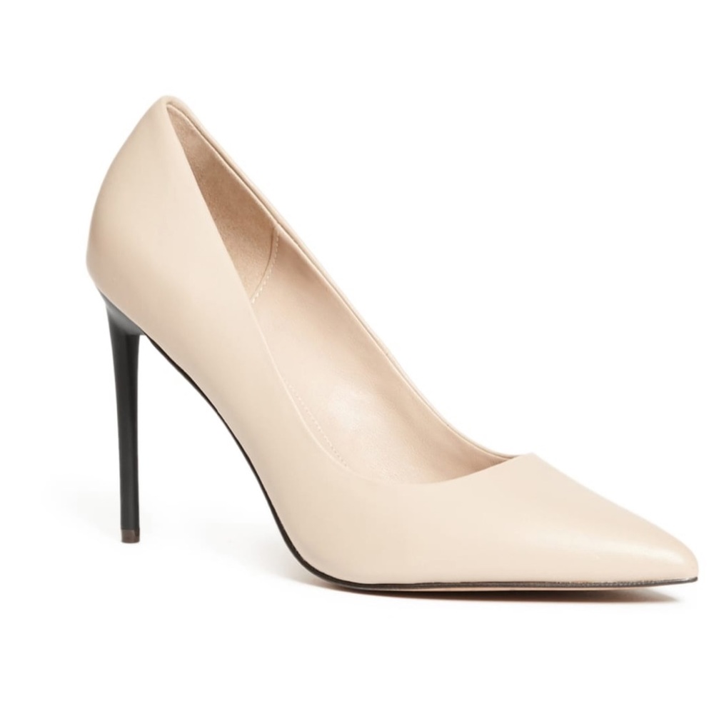 Pointed Leather Pump